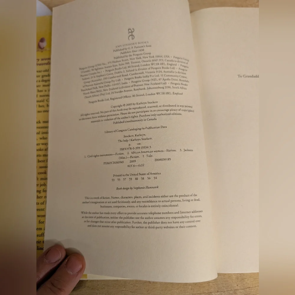 The Help by Kathryn Stockett Book - Picture 2 of 5